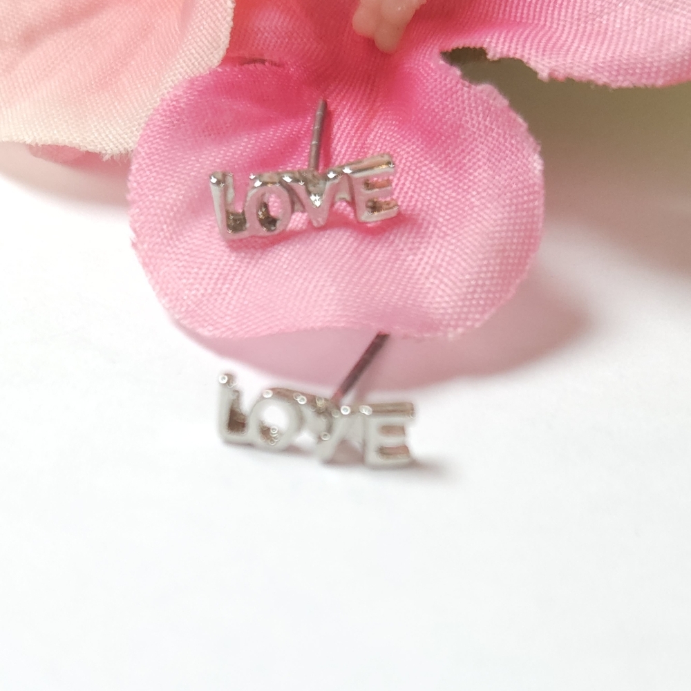 Dainty Silver LOVE Stud Earrings Word Earrings - Picture 7 of 9
